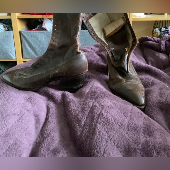 ⭐️ ANTIQUE 1890-1900s boots!! 🥹 - Picture 1 of 4